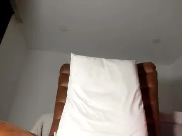 wolfan_sky – webcam model profile photo Image 5