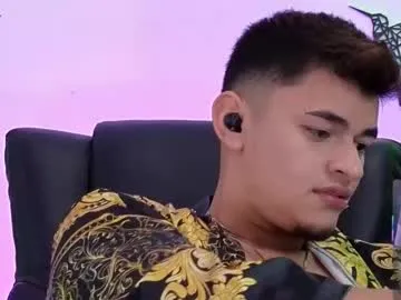 lynn9000 – webcam model profile photo Image 2