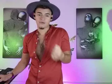 lynn9000 – webcam model profile photo Image 3