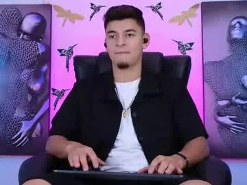 lynn9000 – webcam model profile photo Image 8