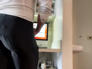 hina_porn – webcam model profile photo Image 8