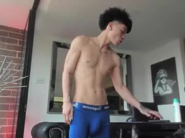 wolfan_sky – webcam model profile photo Image 18