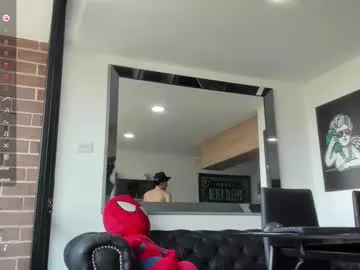 wolfan_sky – webcam model profile photo Image 3