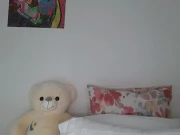 IORio2 – webcam model profile photo Image 18