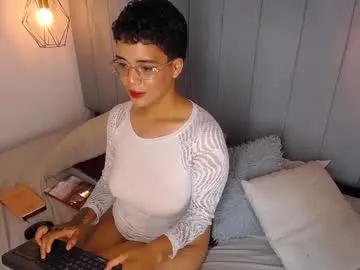 alaia_colins – webcam model profile photo Image 14