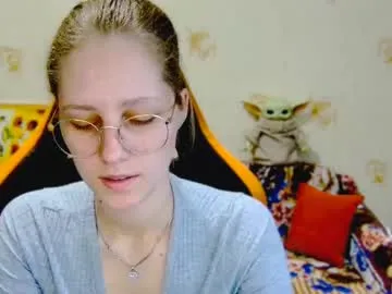 roxie_shy Image 5