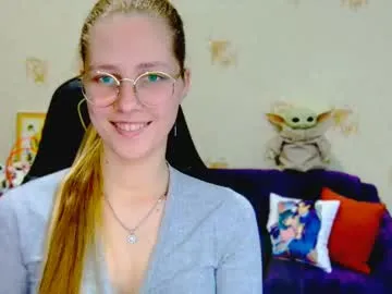 roxie_shy Image 8