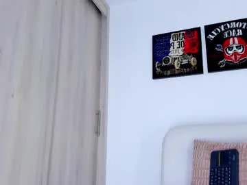 EvieEvans – webcam model profile photo Image 3