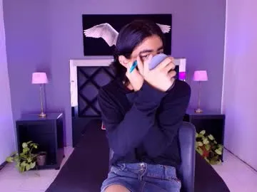 LolaFox – webcam model profile photo Image 4