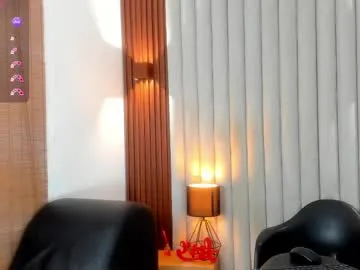 Keep_us_wild – webcam model profile photo Image 10