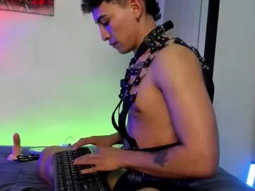 VIKITOMMY – webcam model profile photo Image 5