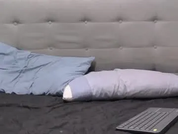 millemimi – webcam model profile photo Image 2