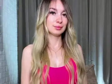 krisneal – webcam model profile photo Image 17