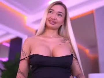 luckrose – webcam model profile photo Image 13