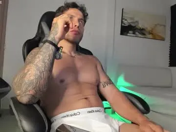 PinkyPai – webcam model profile photo Image 18