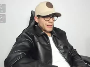 PinkyPai – webcam model profile photo Image 4