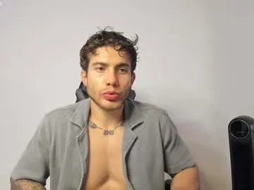 PinkyPai – webcam model profile photo Image 6