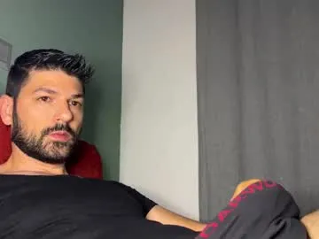 sareandrob – webcam model profile photo Image 2