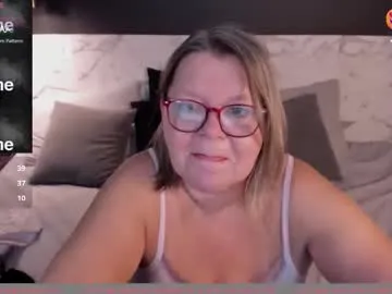 TwixSticks69 – webcam model profile photo Image 10