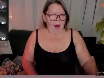 TwixSticks69 – webcam model profile photo Image 17