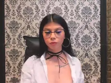 Taanni – webcam model profile photo Image 8