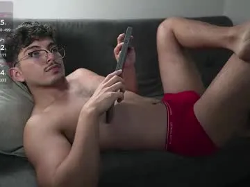 Enchantix – webcam model profile photo Image 15