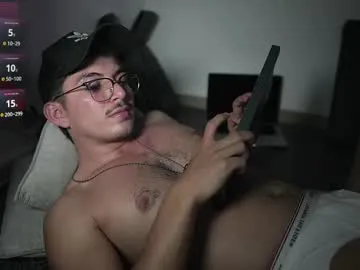 Enchantix – webcam model profile photo Image 8