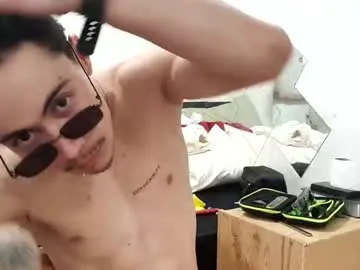 VIKITOMMY – webcam model profile photo Image 10