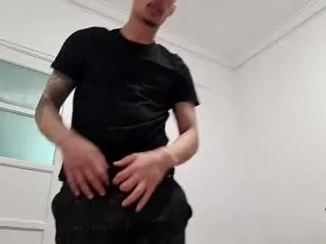 VIKITOMMY – webcam model profile photo Image 5