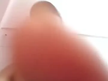 VIKITOMMY – webcam model profile photo Image 7