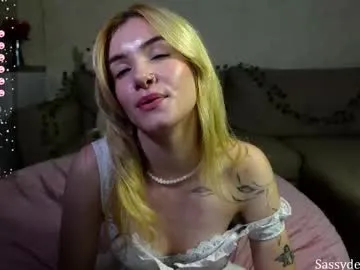 sweetyiris – webcam model profile photo Image 8