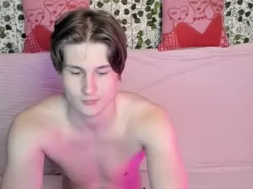 YoungSquad – webcam model profile photo Image 7