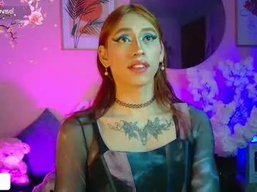 Enchantix – webcam model profile photo Image 8