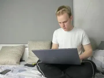 Benson18y – webcam model profile photo Image 18