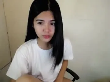 queeneliaa_ – webcam model profile photo Image 18