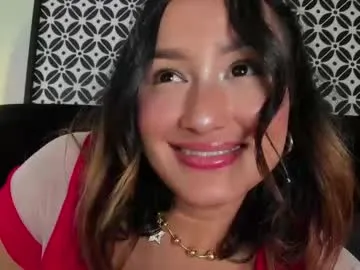 hina_porn – webcam model profile photo Image 4
