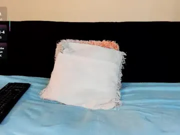 queeneliaa_ – webcam model profile photo Image 13