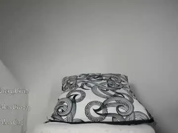 VIKITOMMY – webcam model profile photo Image 5