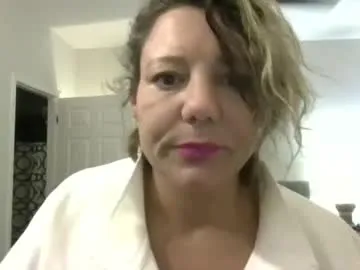 xunybany – webcam model profile photo Image 2