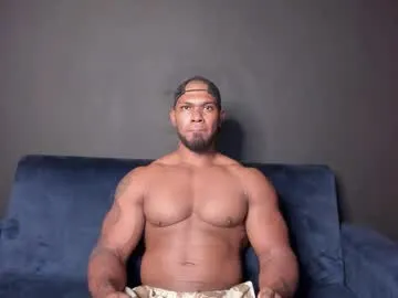 VIKITOMMY – webcam model profile photo Image 19