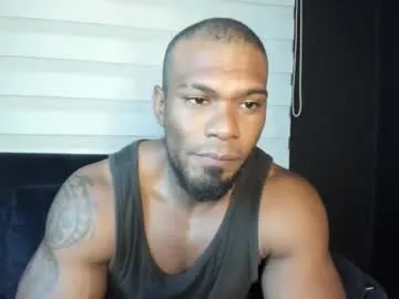 VIKITOMMY – webcam model profile photo Image 8