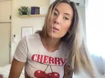 Prueberry – webcam model profile photo Image 3