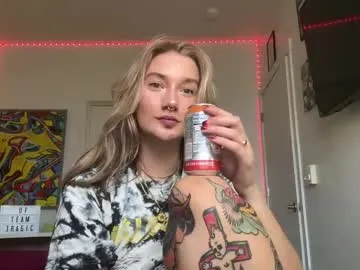 PinkyPai – webcam model profile photo Image 10