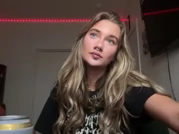 PinkyPai – webcam model profile photo Image 16