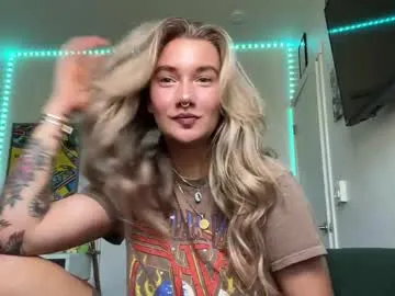 PinkyPai – webcam model profile photo Image 6