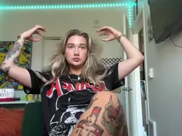 PinkyPai – webcam model profile photo Image 7