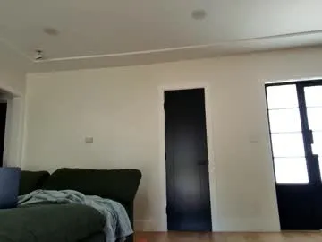 Prueberry – webcam model profile photo Image 11