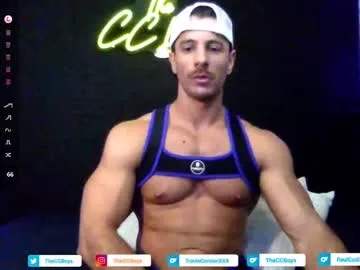 hunkwithglasses – webcam model profile photo Image 2