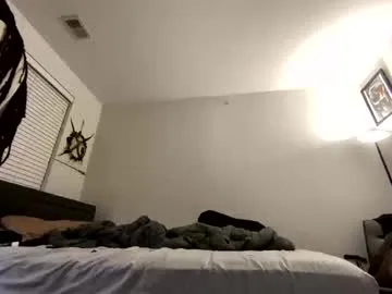 IORio2 – webcam model profile photo Image 6