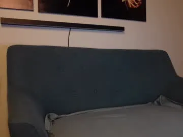 LaureMestler – webcam model profile photo Image 2